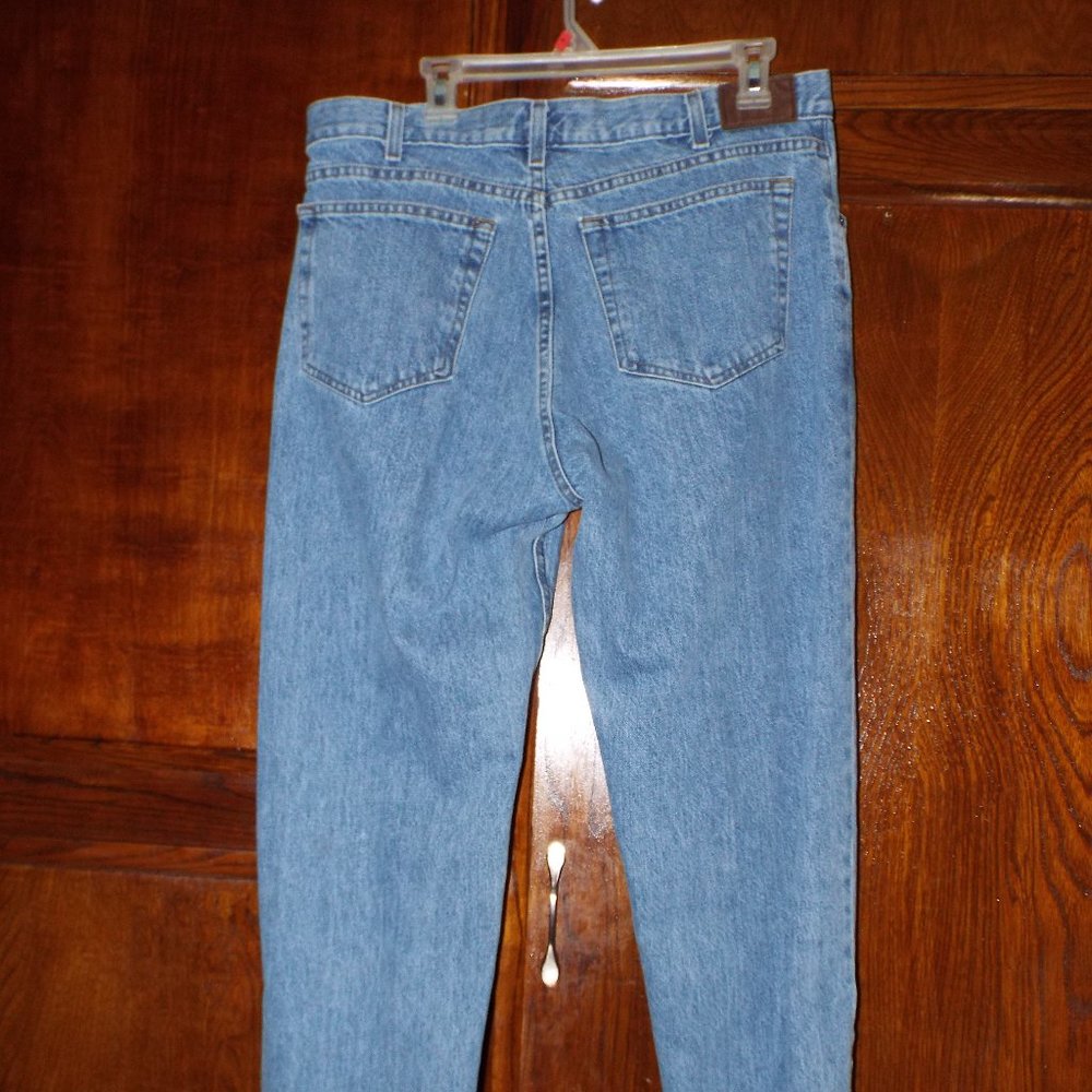 ST JOHN'S BAY JEANS 38" X 34" RELAXED FIT